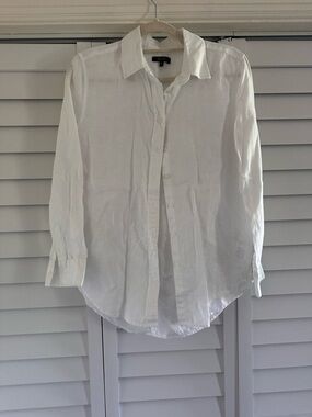 Quince White Women’s Button-Down Linen Shirt